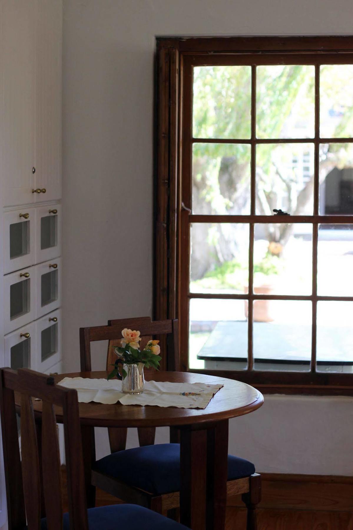 The Stanford Hotel Bagian luar foto